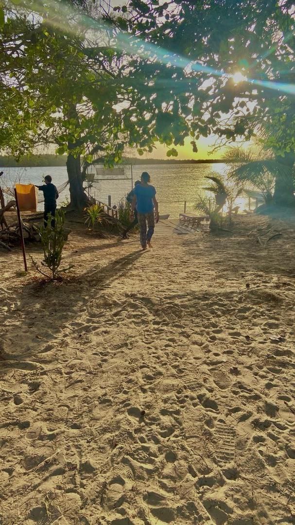 Vue panoramique de la magnifique plage de l'ile d'egueye